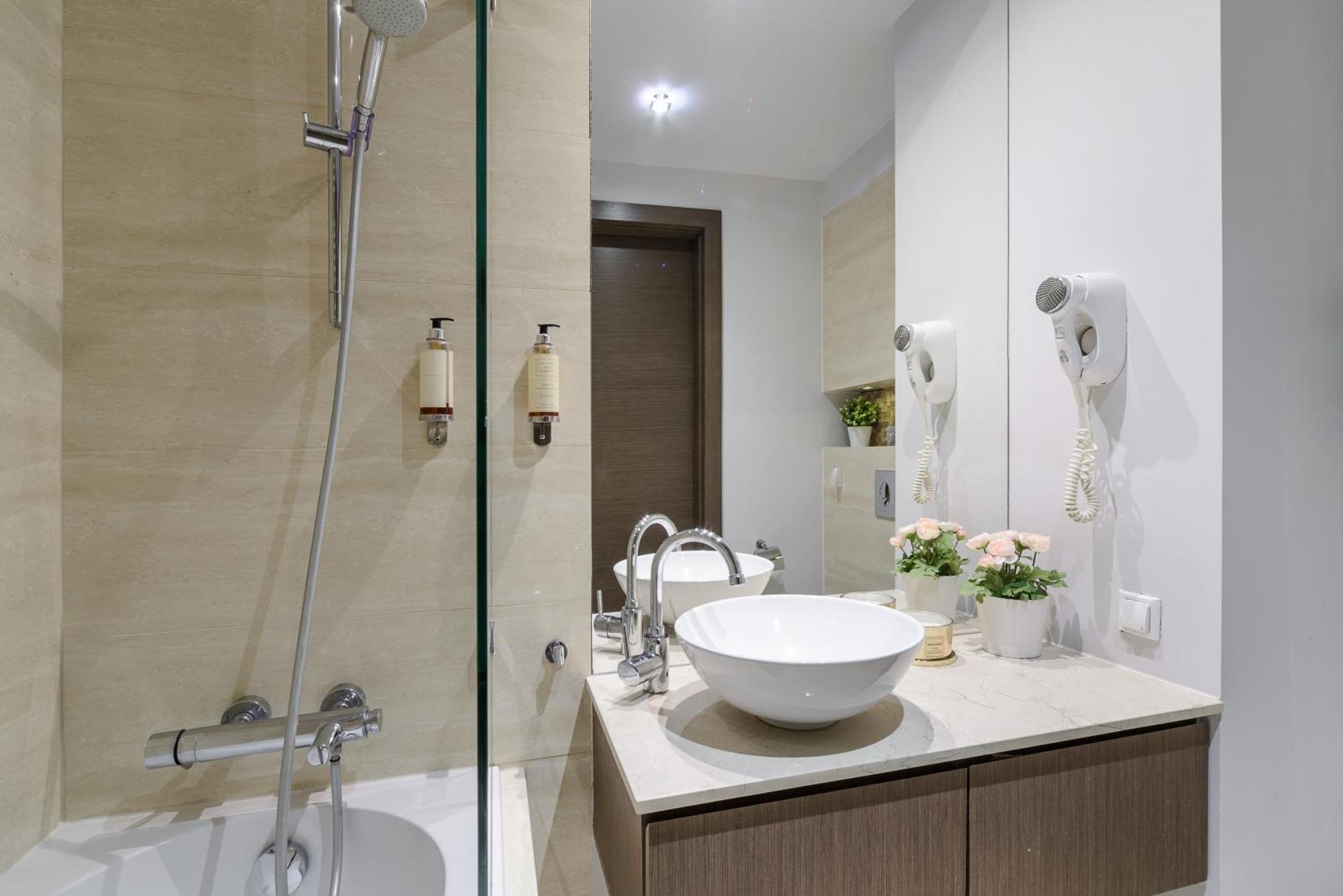 Lumina Apartments Near Warsaw Uprising Museum ภายนอก รูปภาพ